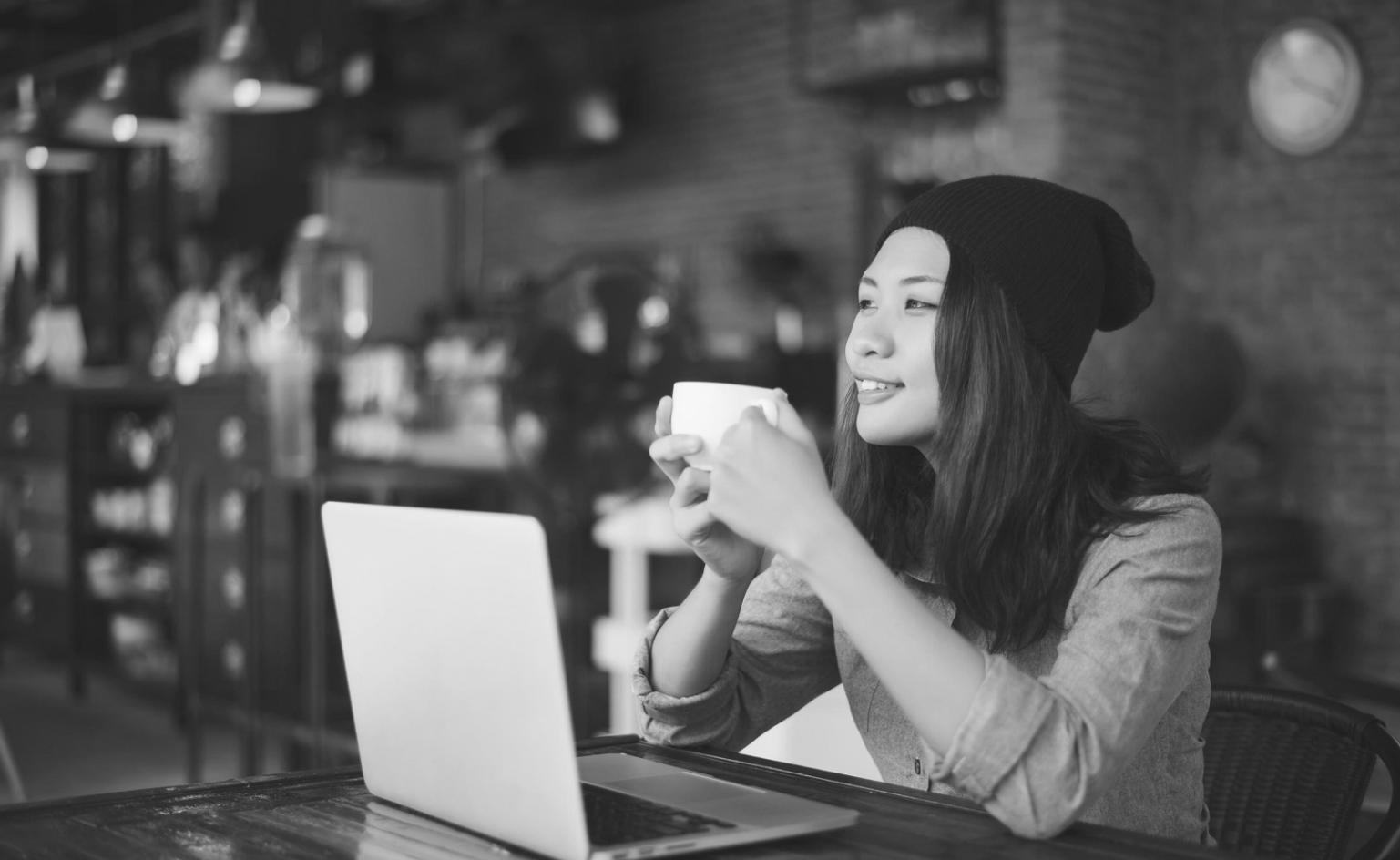 Visualización de datos financieros en pantalla moderna